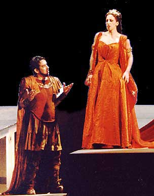 Représentation de Bérénice à Marseille (2001) : Marc Barrard (Titus) et Virginia Todisco (Bérénice). (c) Christian Dresse