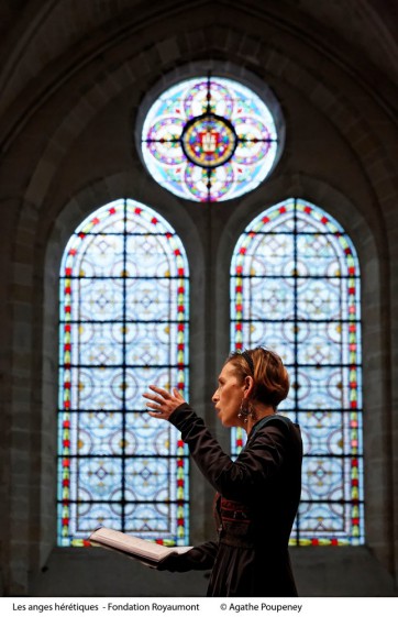 Les anges hérétiques Dialogos : Katarina Livljanic voix, direction Albrecht Maurer vièle, rebec Norbert Rodenkirchen flûtes Kantaduri : Josko Caleta voix, direction Nikola Damjanovic voix Srecko Damjanovic voix Jure Milos voix, gusle, diple et dvojnice Milivoj Rilov voix Katarina Livljanic scénario, adaptation des textes Katarina Livljanic, Josko Caleta reconstruction musicale Marinka Simic, Marija Ana Dürrigl conseillers philologiques