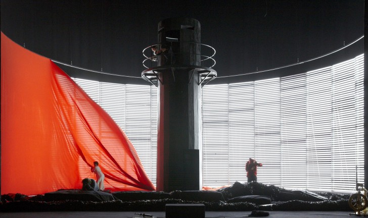 Tristan und Isoldevon Richard Wagner20. Juli 2014Musikalische Leitung: Sylvain CambrelingRegie und Dramaturgie: Jossi Wieler, Sergio MorabitoBühne: Bert NeumannKostüme: Nina von MechowLicht: Lothar BaumgarteChor: Johannes KnechtAuf dem Bild: Christiane Iven (Isolde), André MorschFoto: A.T. Schaefer