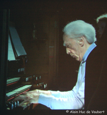 Jean Guillou aux claviers