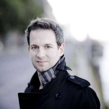 BertrandChamayou_RAVEL2©Marco-Borggreve-Erato-522x522