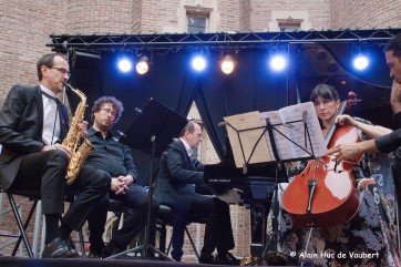 Première audition de "Bribes" de Laurent Petitgirard pour saxophone, violoncelle et piano. 