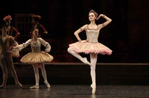 Raymonda cFrancette Levieux