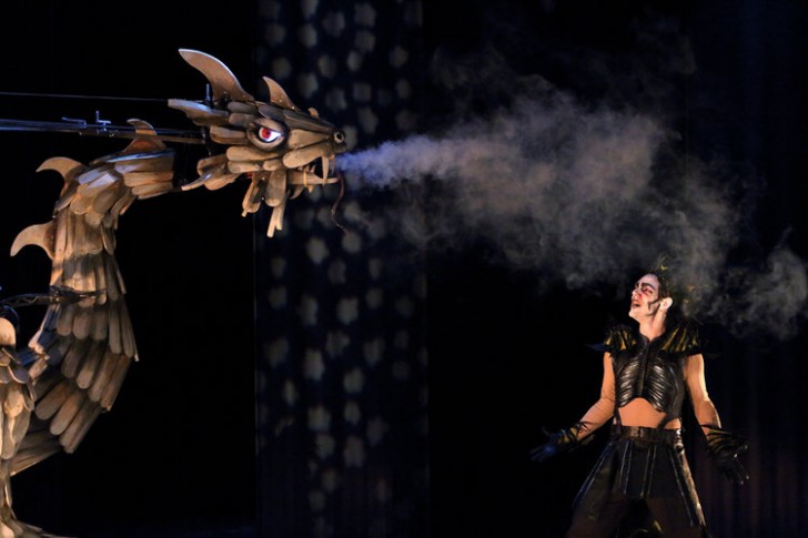 Quimper le 15 janvier 2018.Théâtre de Cornouaille Pré générale Opéra Rinaldo. Direction musicale Bertrand Cuiller Mise en scène et scénographie Claire Dancoisne Assistée de Marie Liagre Costumes Elisabeth de Sauverzac Lumières Hervé Gary Chef de chant Brice Sailly.