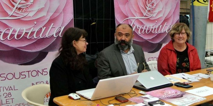 olivier-tousis-entoure-de-myriam-gaudin-et-jo-gilles