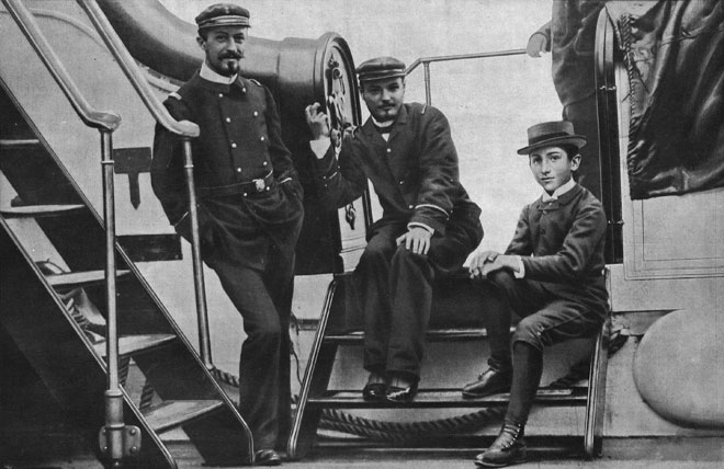 Albert-Roussel-M-Georges-Blanchon-M-Gabriel-Grovlez-sur-le-pont-du-Melpomene-vers-1894-Revue-Musica-no-137-Fevrier-1914©INHA