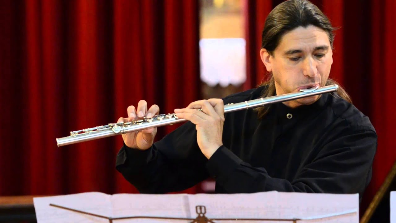 La flûte traversière : instrument classe pour une musique classique.