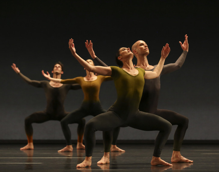 Exchange©Michel-Cavalca