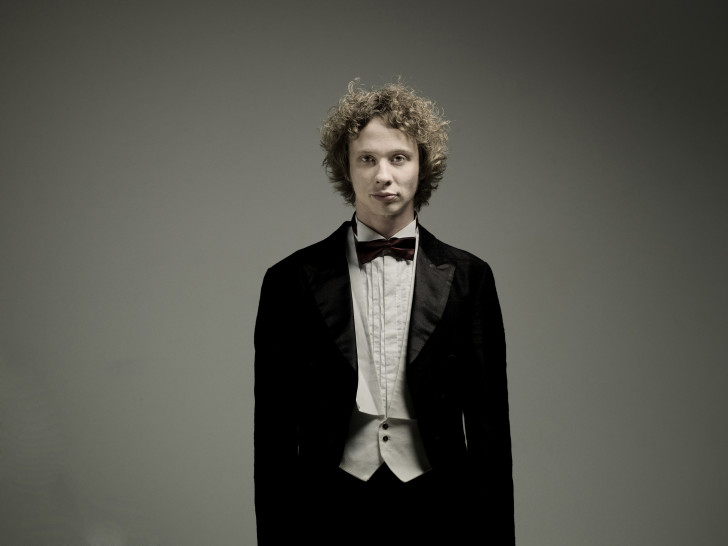 Santtu-Matias Rouvali High Res 4 - credit Kaapo Kamu