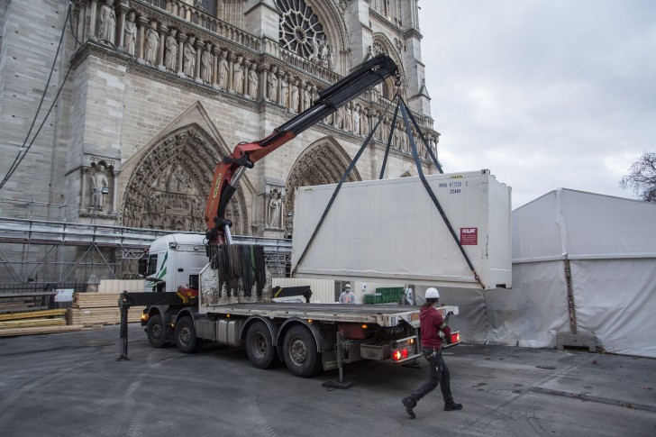 FRANCE. Paris, the 04th of december 2020. Notre-Dame of Paris' cathedral. Removing of the container carrying the last elements of the organ.