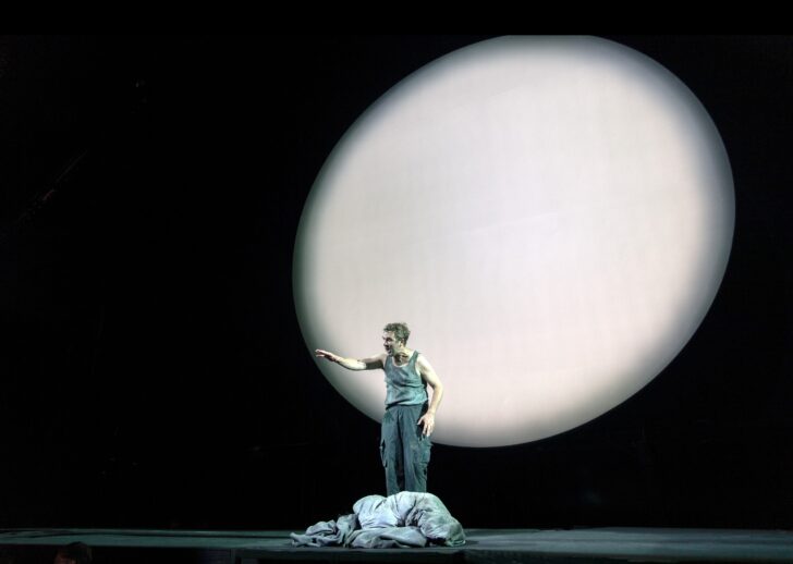 Soleil noir à AixenProvence L’Apocalypse Arabe à Luma Arles