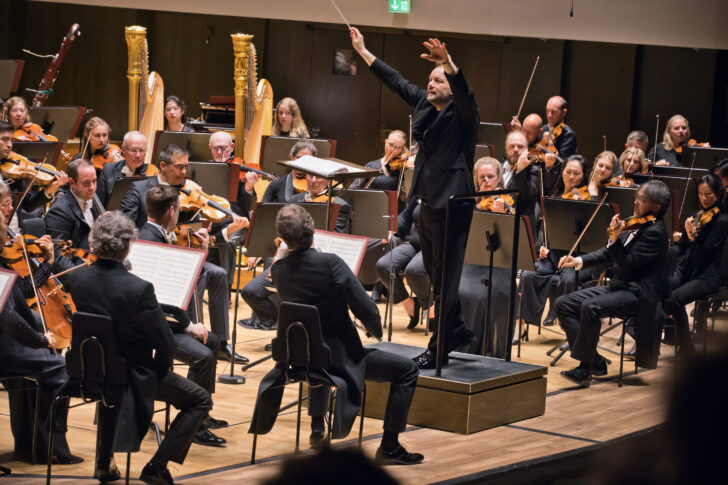 24.5.2025, Gewandhaus zu Leipzig Schostakowitsch Festival Gewandhausorchester und Boston Symphony Orchester - Andris Nelsons - photo Gert Mothes 
