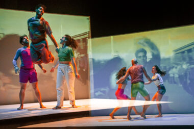 Le collectif Ès danse l&rsquo;année 1989 de la lambada au mur de Berlin