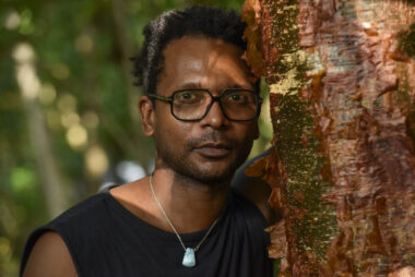 Léo Lerus aide les danseurs à trouver le groove