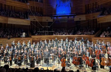 Jaap van Zweden dirige le Philhar dans des œuvres de Jolas, Mozart et Stravinsky